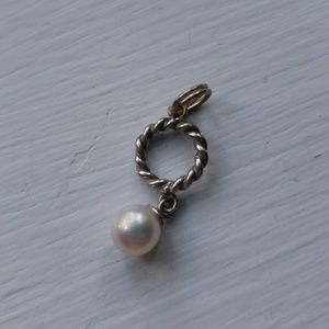 Pearl charm